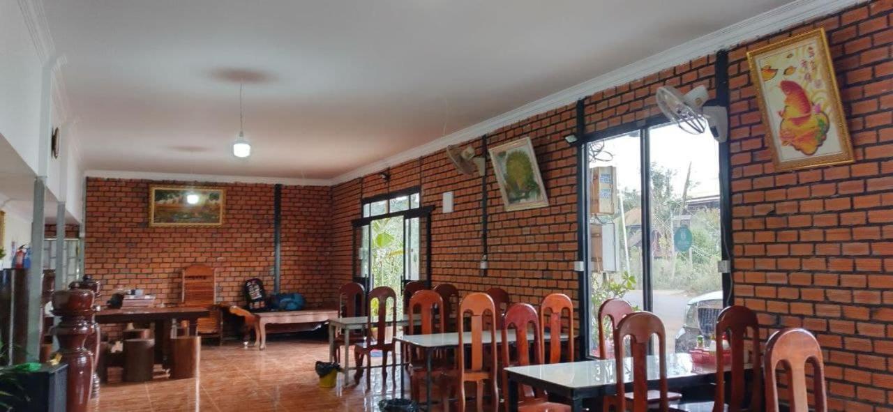 Manel Guesthouse And Restaurant Sen Monorom Exterior photo